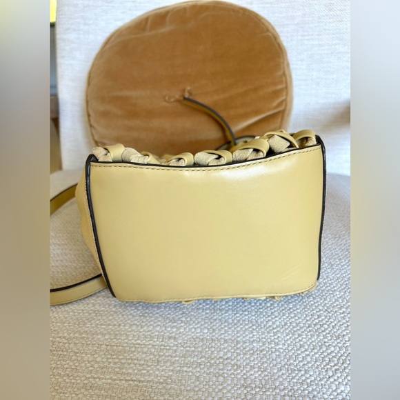 tory burch mcgraw small woven bucket bag - Picture 8 of 11